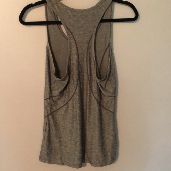 Reebok athletic top - Picture 2 of 3